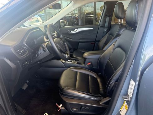 Used 2023 Ford Escape Platinum AWD/4WD image 13