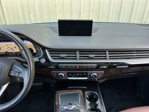 Used 2018 Audi Q7 3.0T Premium Plus w/ Premium Plus Package image 19
