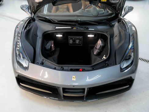 Used 2018 Ferrari 488 Spider image 83