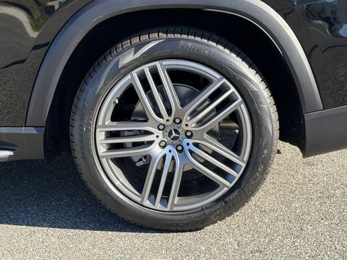 New 2026 Mercedes-Benz GLS 450 4MATIC image 15