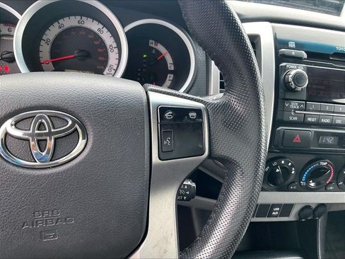 Used 2012 Toyota Tacoma 4x4 Access Cab V6 w/ SR5 Pkg image 24