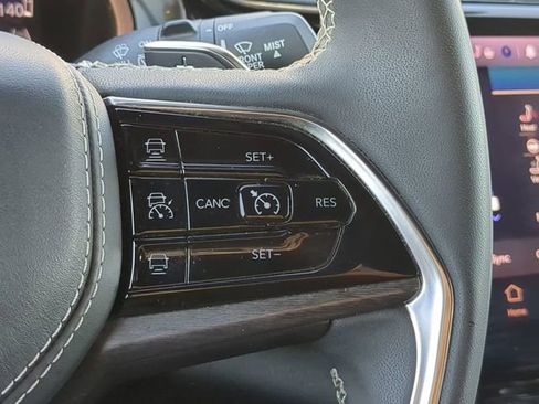 Certified 2023 Jeep Grand Cherokee L Overland AWD/4WD image 34