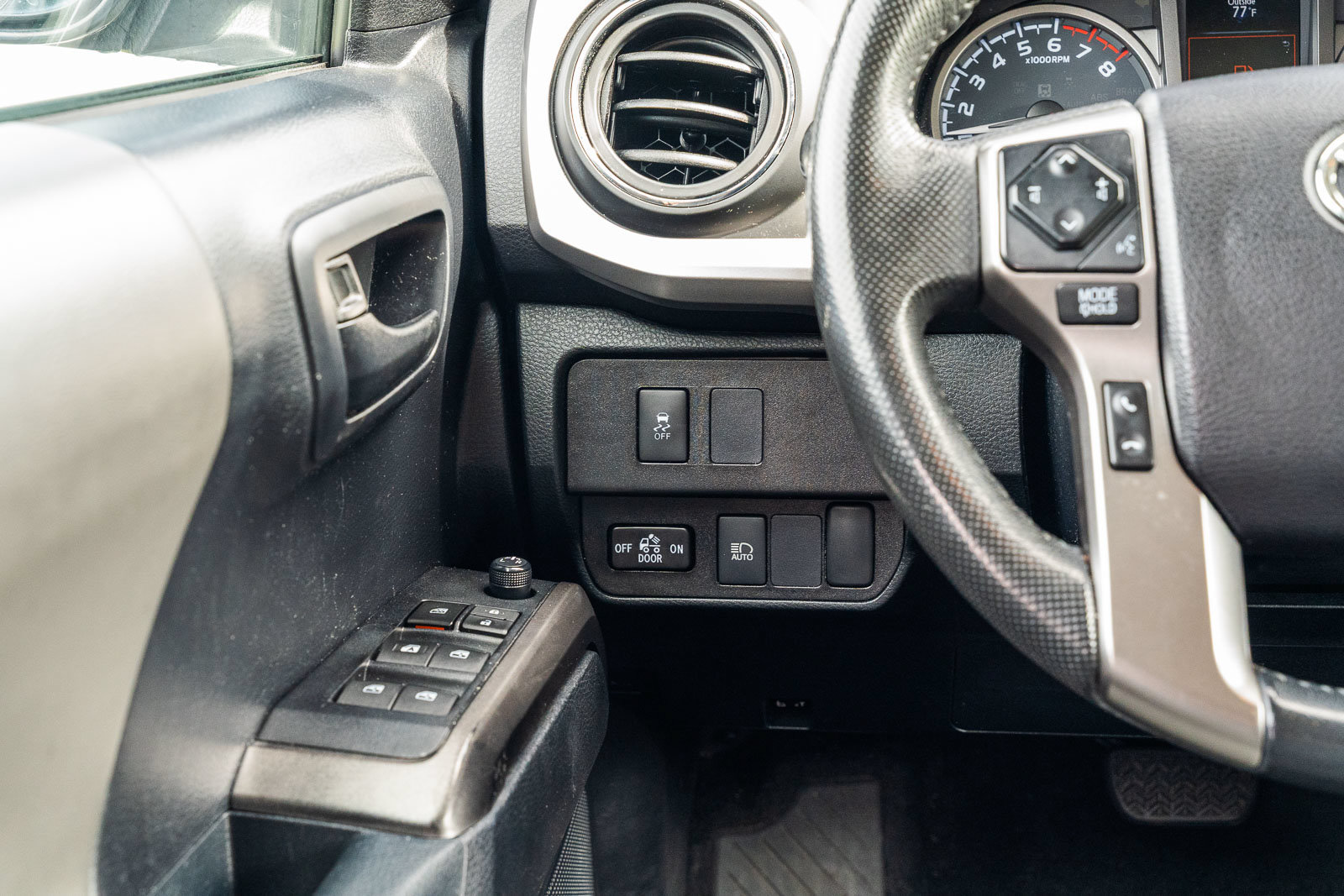 Used 2021 Toyota Tacoma SR5 RWD image 24