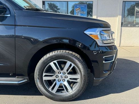 Used 2023 Ford Expedition Max Limited RWD image 2
