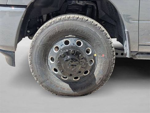New 2026 RAM 3500 Laramie AWD/4WD image 9