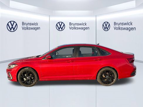 New 2026 Volkswagen Jetta SE image 2
