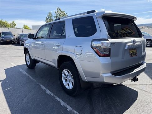 Used 2024 Toyota 4Runner SR5 Premium w/ Moonroof Package AWD/4WD image 9