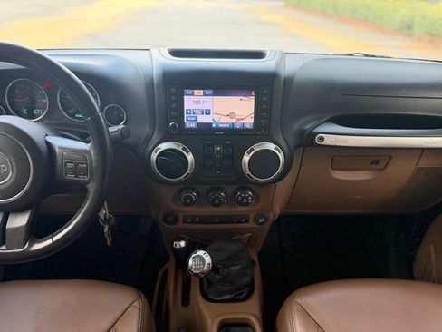 Used 2013 Jeep Wrangler Unlimited Sahara w/ Dual Top Group image 29