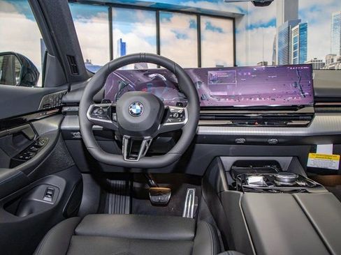 Used 2026 BMW 530i xDrive w/ M Sport Package image 16