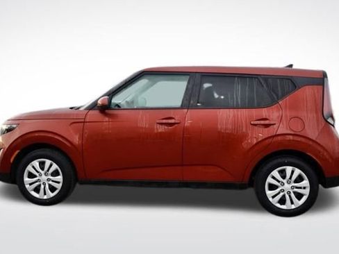 Used 2024 Kia Soul LX image 7