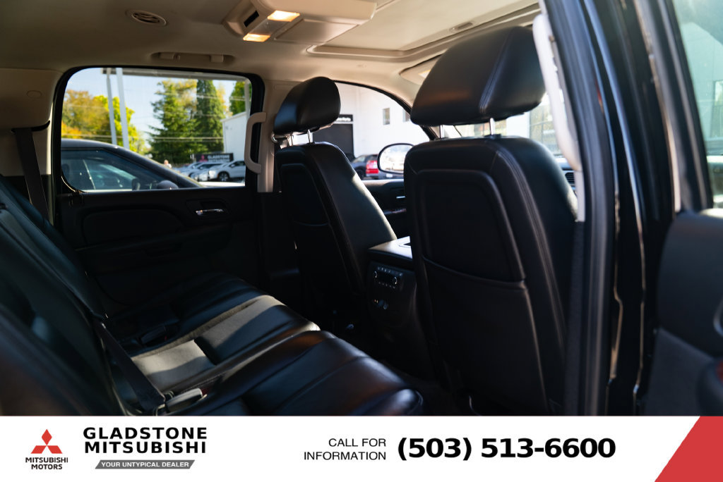 Used 2012 Chevrolet Suburban LT w/ Luxury Package AWD/4WD image 24