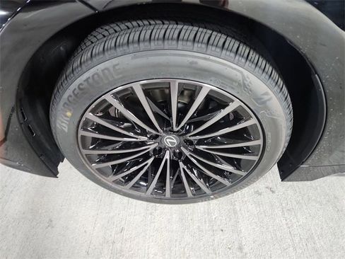 New 2026 Lexus LS 500 AWD image 10