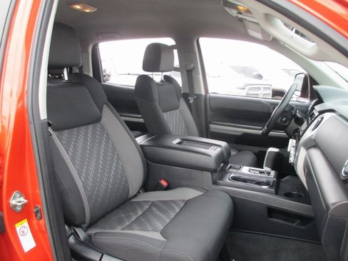 Used 2018 Toyota Tundra SR5 w/ TRD Off Road Package image 20