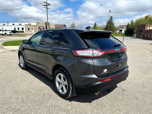 Used 2017 Ford Edge SE image 3
