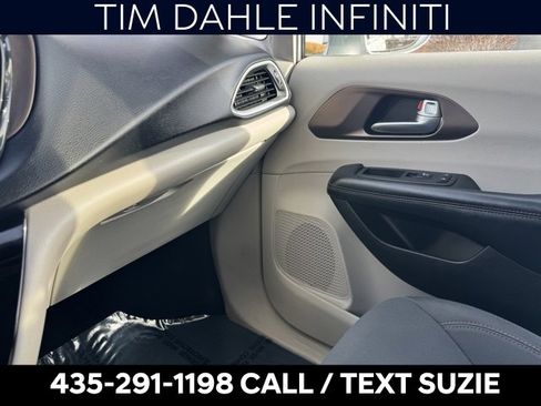 Used 2019 Chrysler Pacifica Touring Plus w/ Advanced Safetytec Group image 18