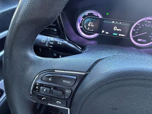 Used 2021 Kia Niro LX image 26