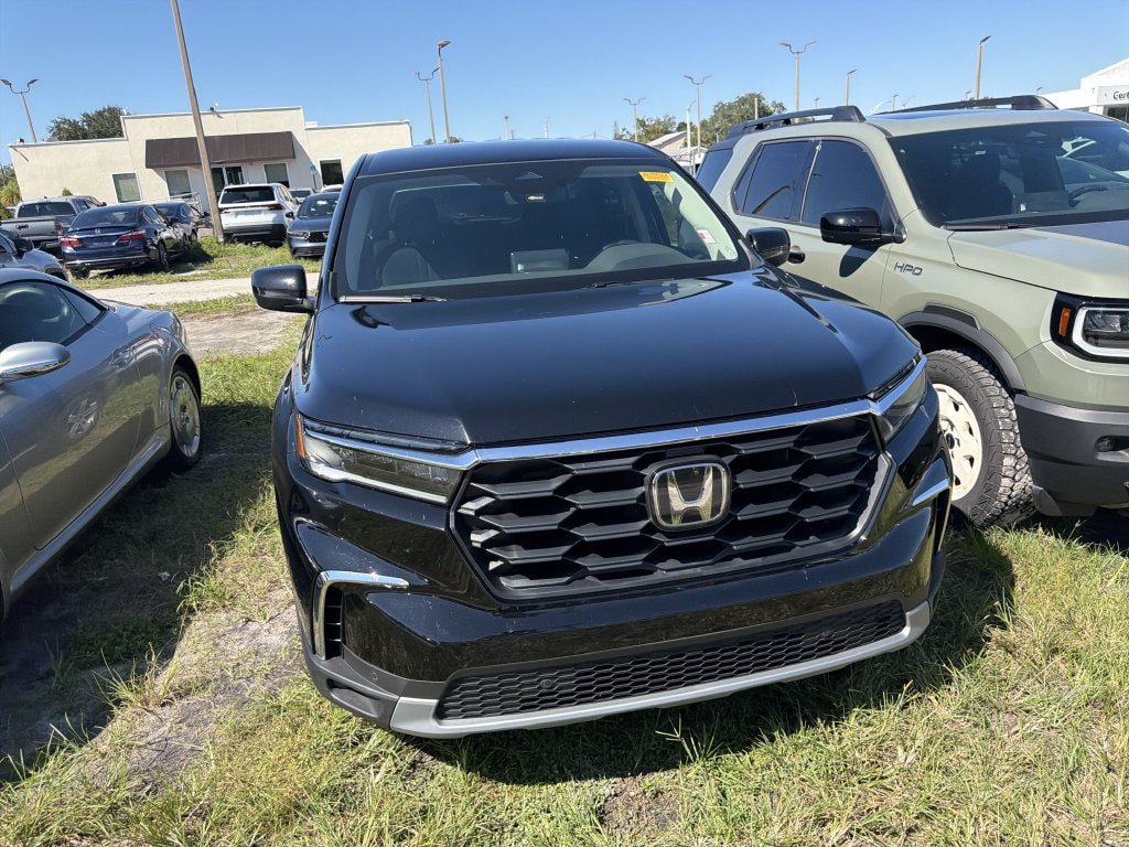 Used 2025 Honda Pilot EX-L image 3