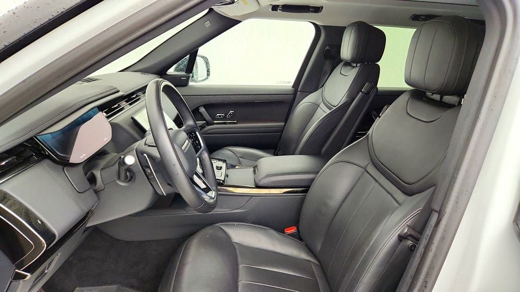 Used 2023 Land Rover Range Rover Sport SE AWD/4WD image 17