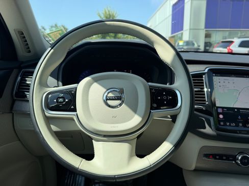 Certified 2023 Volvo XC90 B6 Plus AWD/4WD image 17