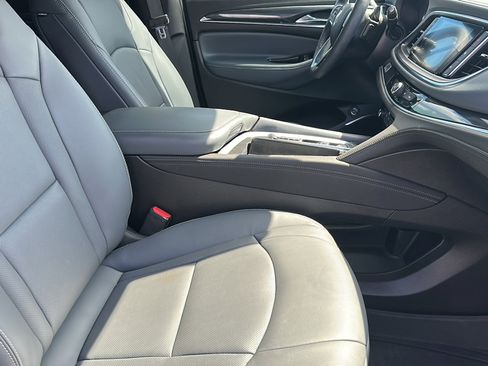 Used 2023 Buick Enclave Premium image 24