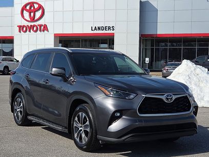 Used 2025 Toyota Highlander XLE