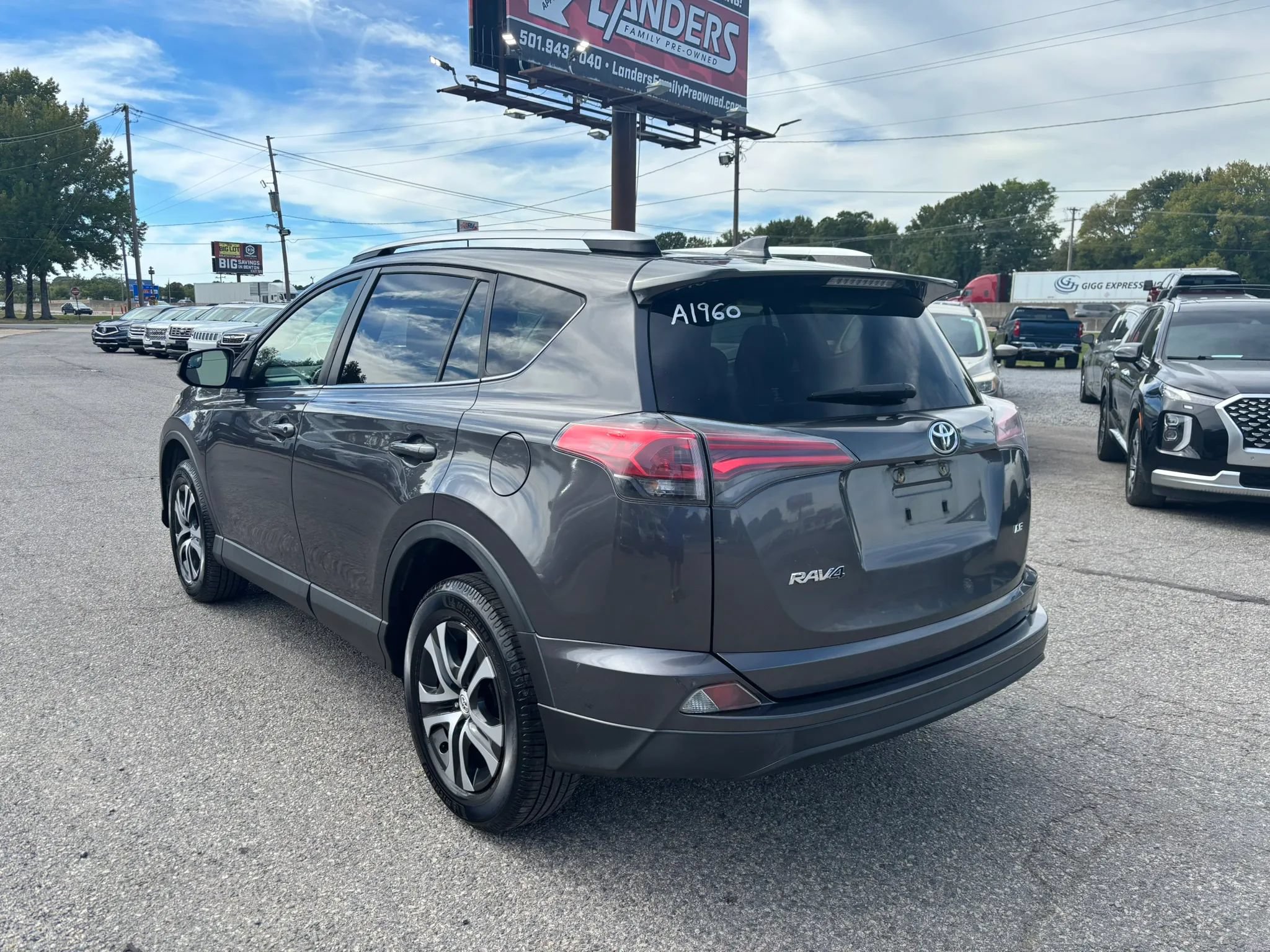 Used 2016 Toyota RAV4 LE FWD image 3