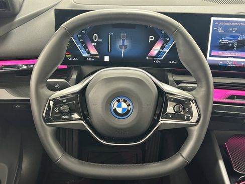 Used 2024 BMW i5 eDrive40i w/ Premium Package image 12