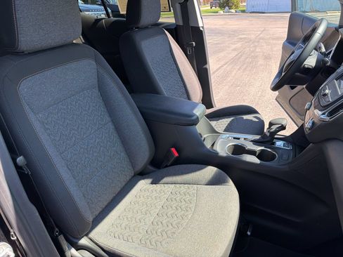 Used 2024 Chevrolet Equinox LT AWD/4WD image 31