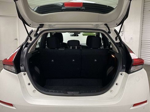 Used 2022 Nissan Leaf S image 11