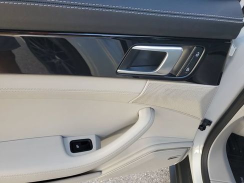 Used 2023 Porsche Panamera RWD image 15