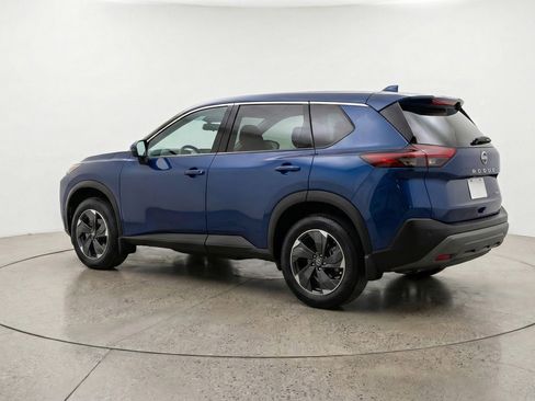 Used 2025 Nissan Rogue SV AWD/4WD image 6