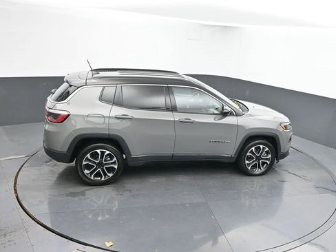 Used 2024 Jeep Compass Limited image 41