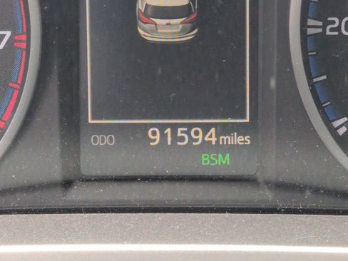 Used 2018 Toyota RAV4 XLE FWD image 7