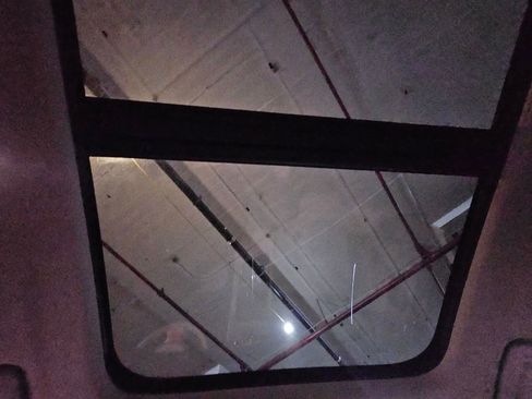 Certified 2025 Volvo V90 B6 Cross Country Plus image 25