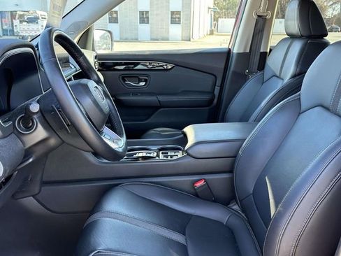Used 2023 Honda Pilot Touring image 10