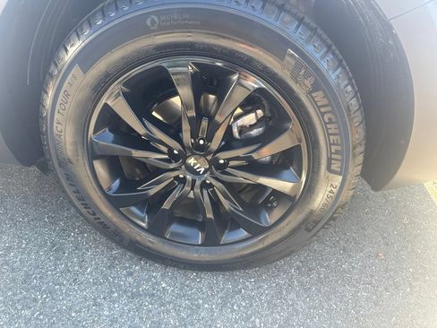 Used 2021 Kia Telluride LX AWD/4WD image 8