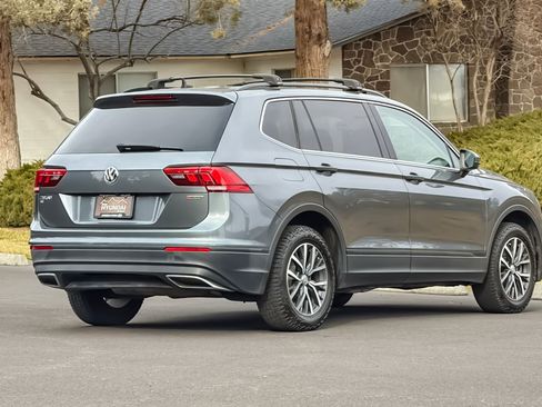 Used 2019 Volkswagen Tiguan SE w/ Panoramic Sunroof Package image 4