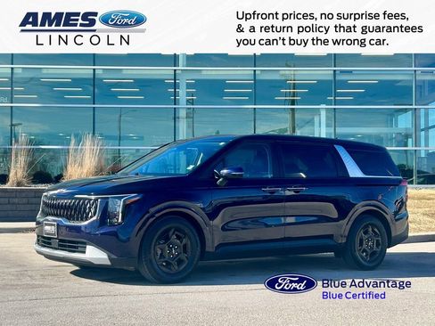 Used 2025 Kia Carnival image 1