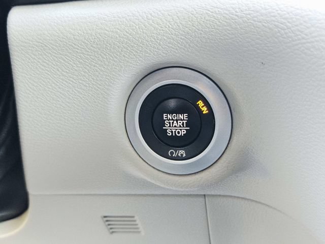Used 2017 Chrysler Pacifica Touring-L w/ 13 Speaker Alpine Sound Group FWD image 31