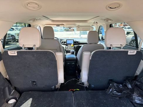 Used 2022 Ford Explorer Limited w/ Equipment Group 301A AWD/4WD image 12