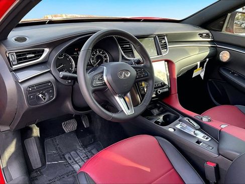 Used 2025 INFINITI QX50 Sport image 14