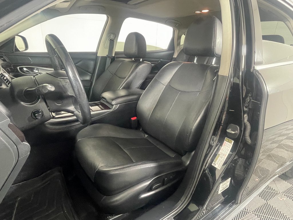 Used 2017 INFINITI Q70 L 3.7 AWD/4WD image 22