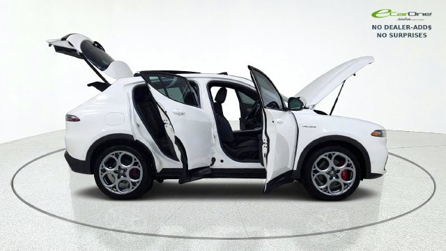 Used 2024 Alfa Romeo Tonale Veloce w/ Active Assist Package AWD/4WD image 19