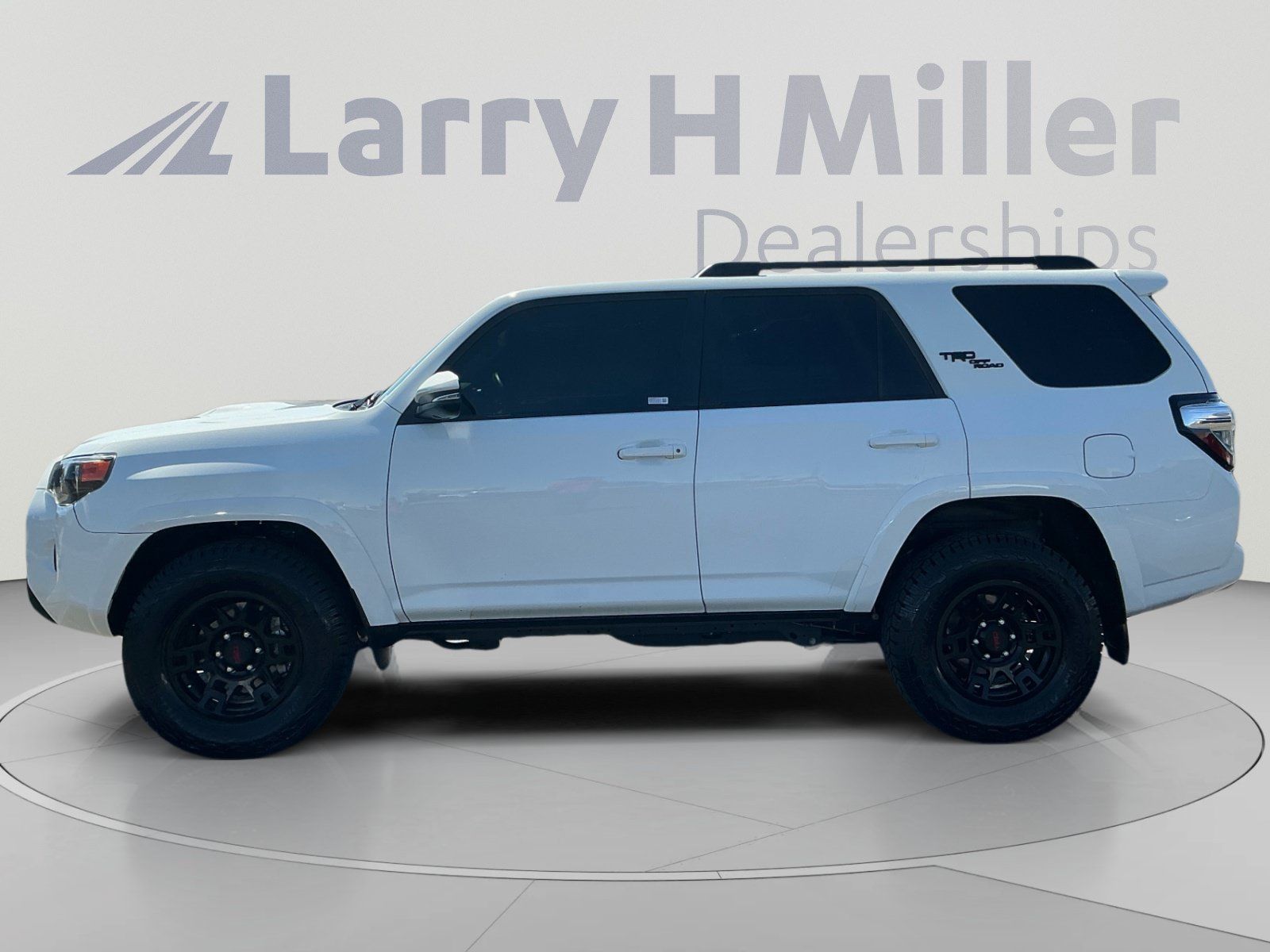 Used 2024 Toyota 4Runner TRD Off-Road Premium w/ Moonroof Package AWD/4WD image 2