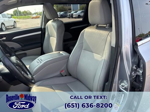 Used 2015 Toyota Highlander XLE AWD/4WD image 25