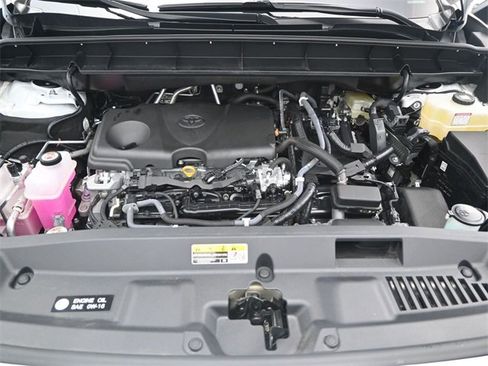 Used 2022 Toyota Highlander XLE image 19