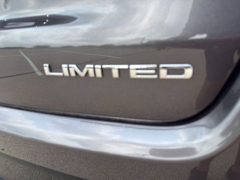 Used 2023 Jeep Compass Limited w/ Elite Group AWD/4WD image 9