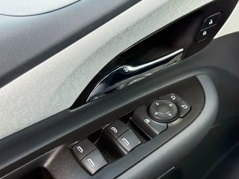 Used 2018 Chevrolet Bolt LT image 26