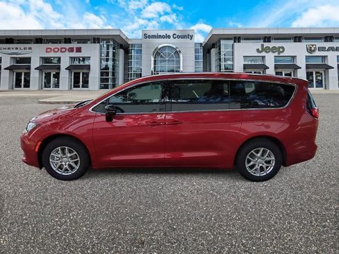 New 2026 Chrysler Voyager LX image 5