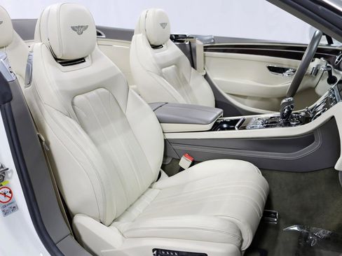 Used 2020 Bentley Continental GT image 34